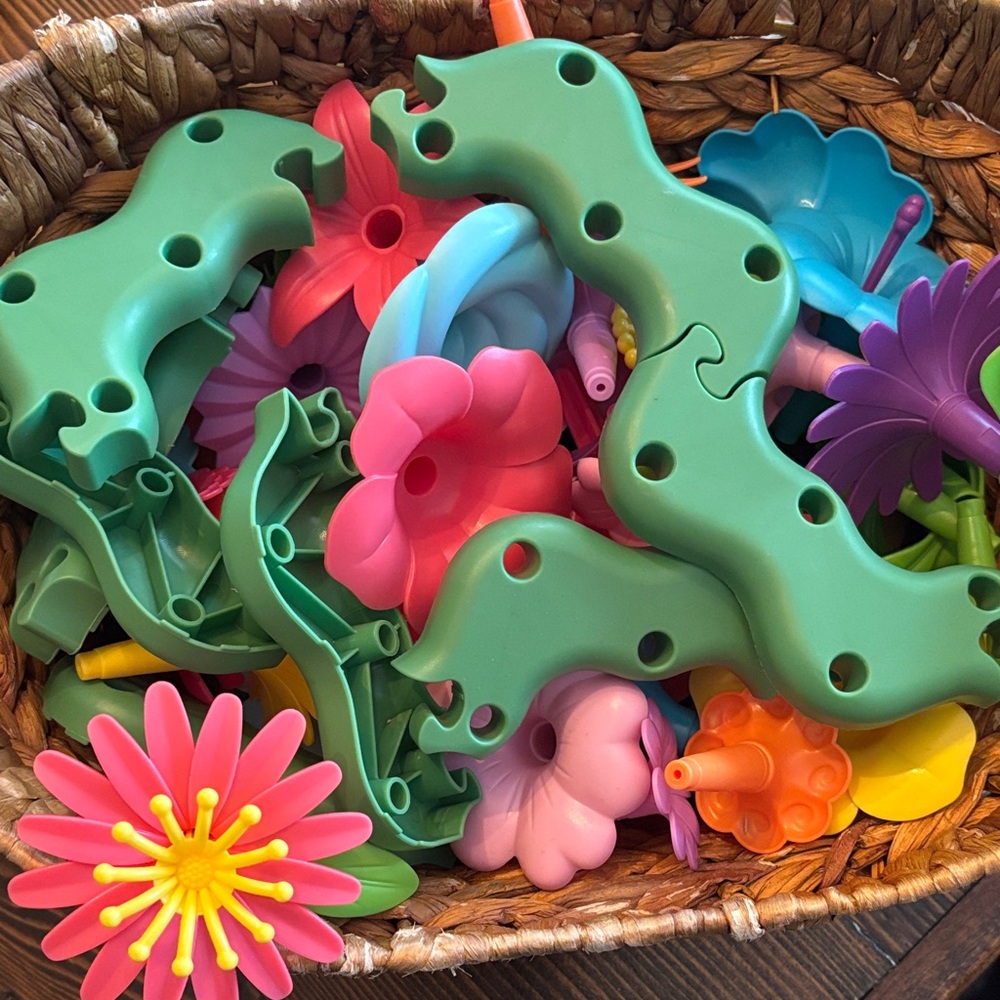 Colorful Flower Building Toy Set - Picture 2 of 3